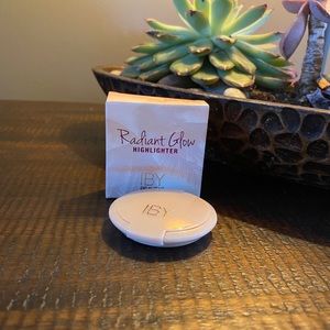Radian Glow Highlighter by IBY Beauty “24k Magic”